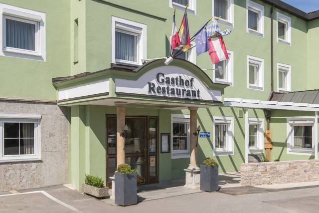 Eingangsbereich Restaurant Hotel Held von außen